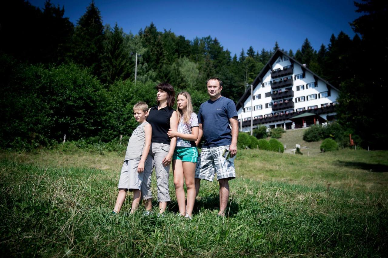 Hotel Tisa Pohorje 霍茨科波霍尔耶 外观 照片