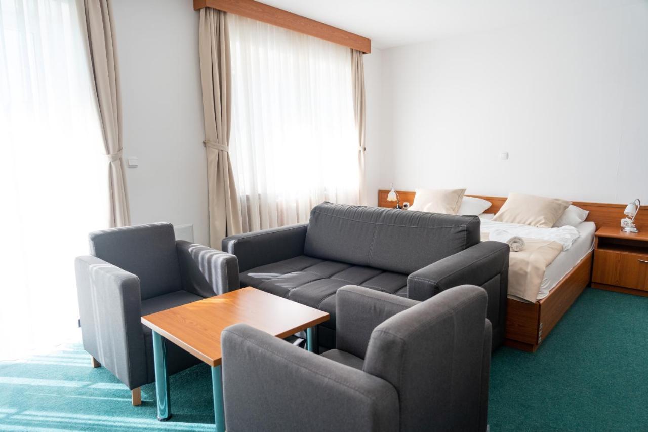 Hotel Tisa Pohorje 霍茨科波霍尔耶 外观 照片
