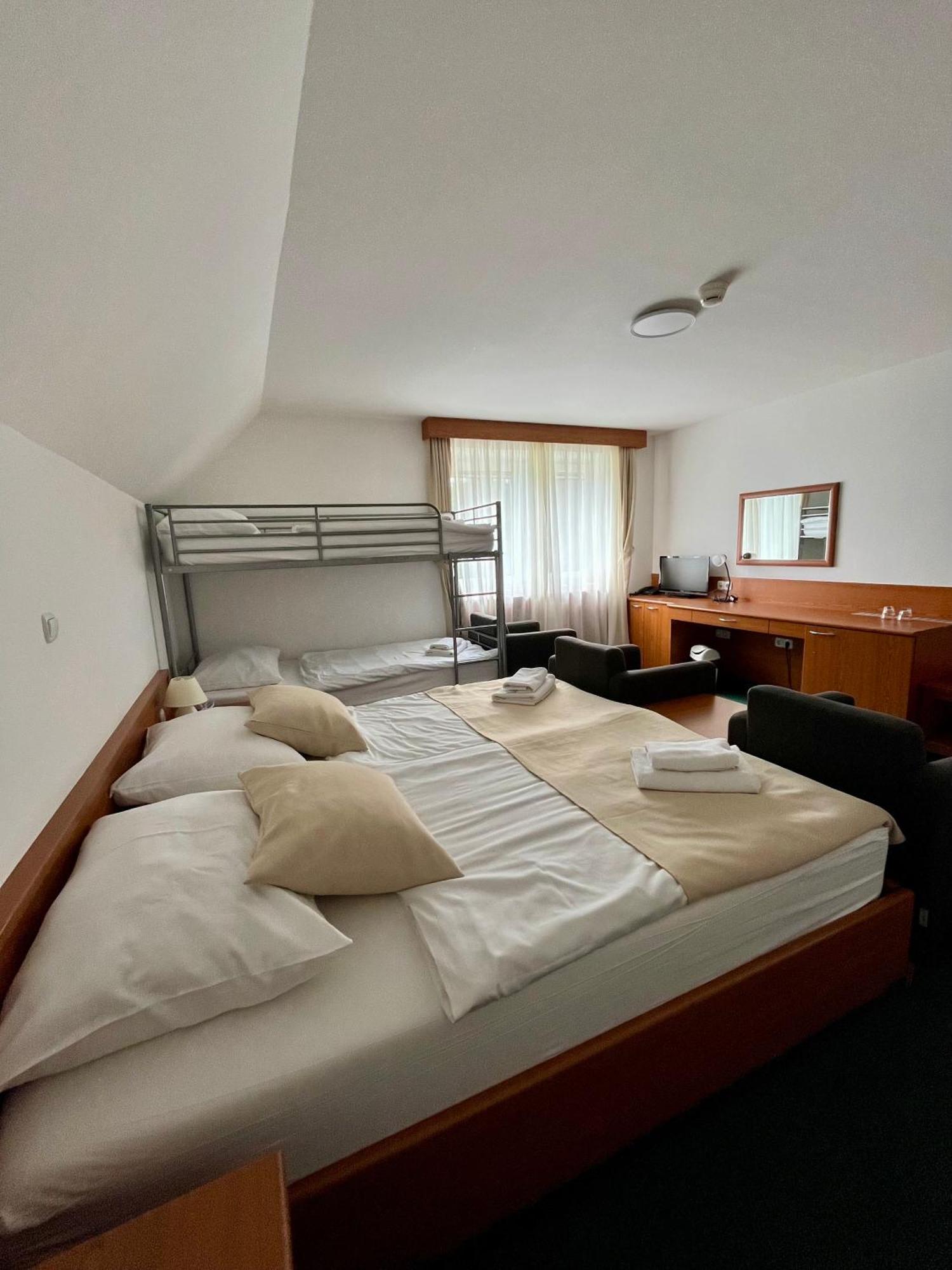 Hotel Tisa Pohorje 霍茨科波霍尔耶 外观 照片